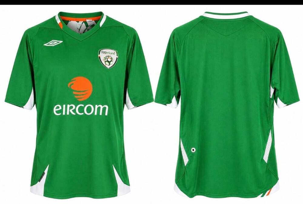 Umbro Republic of Ireland FAI Eircom 2004-2006 Home Soccer Jersey  Men's Large